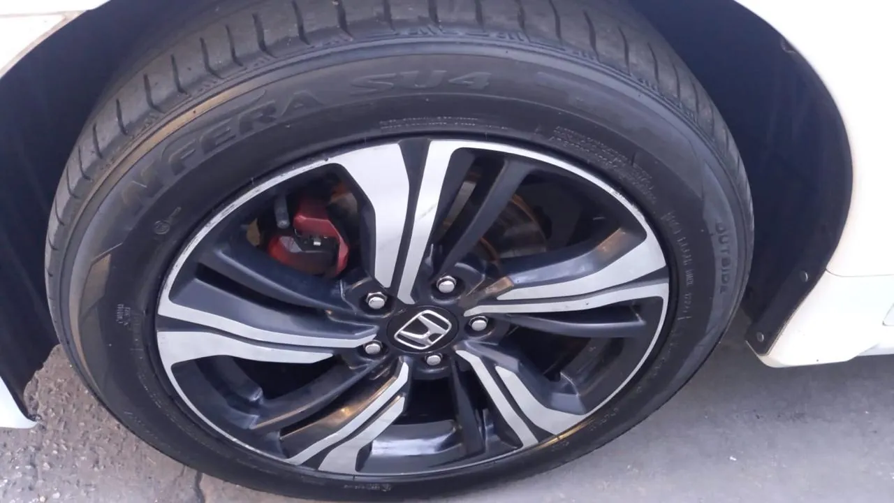 
								Honda Civic EX 2.0 total									