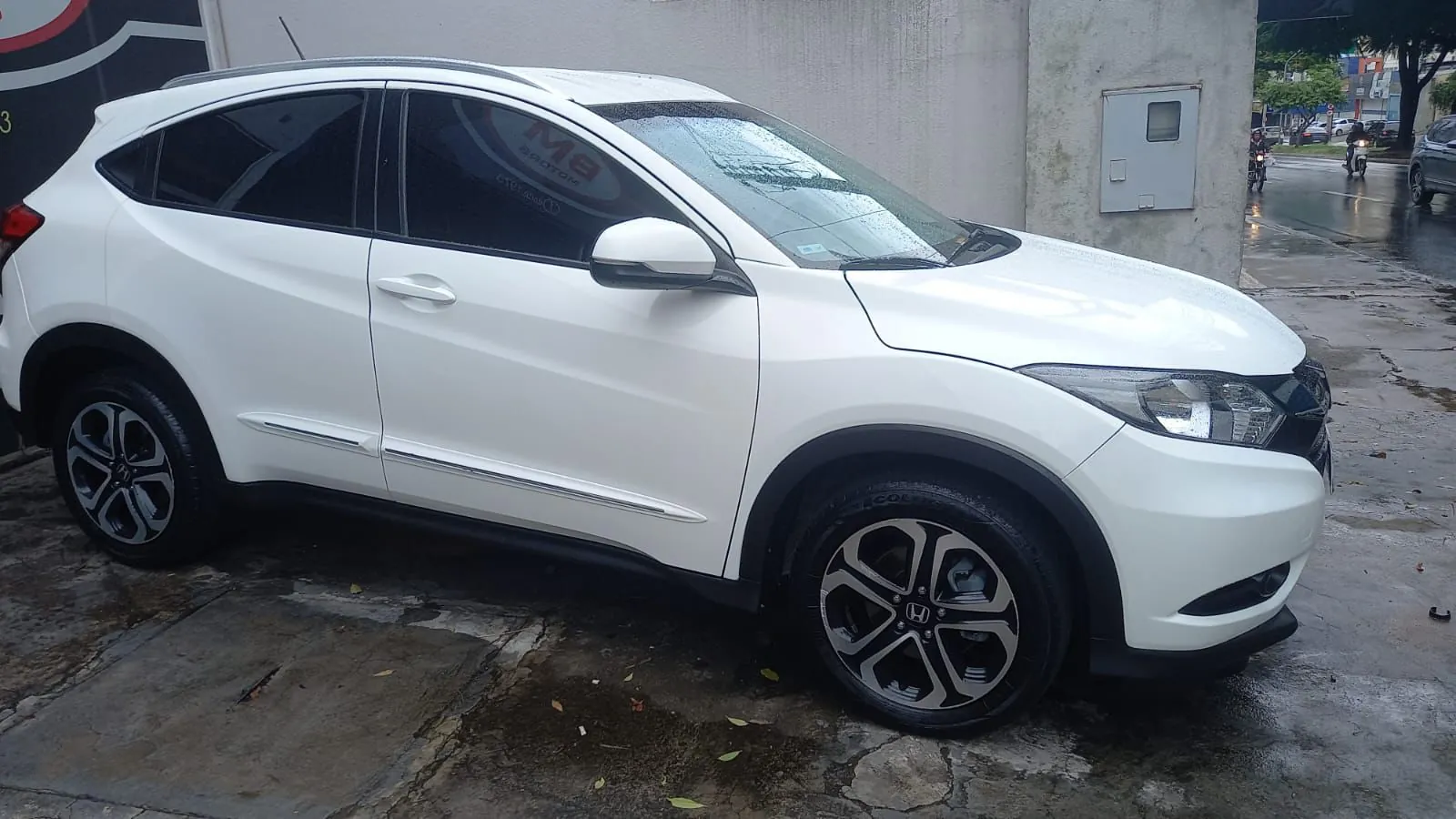 
								Honda HRV EX 1.8 total									