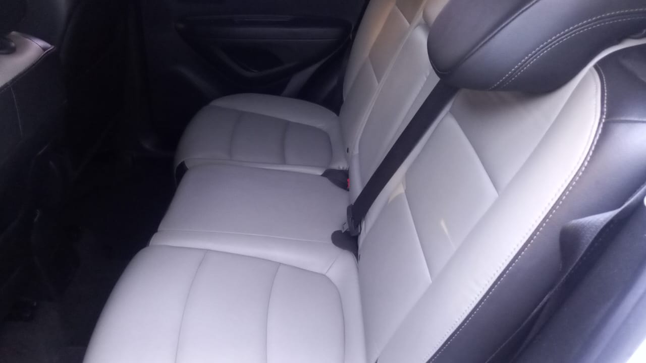 
								Tracker 1.8 LTZ 2015/2015 automático com teto Solar $58.900,00 total									