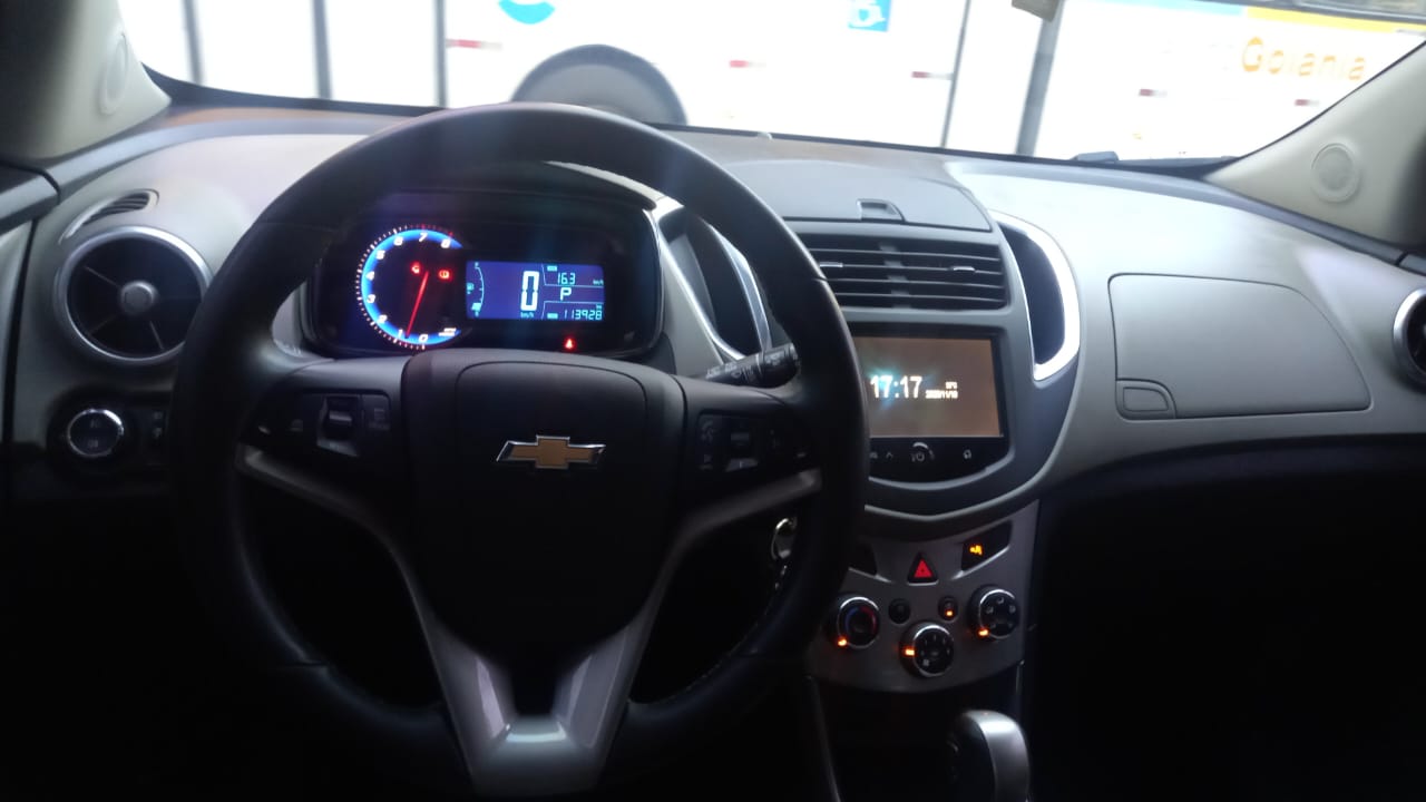 
								Tracker 1.8 LTZ 2015/2015 automático com teto Solar $58.900,00 total									