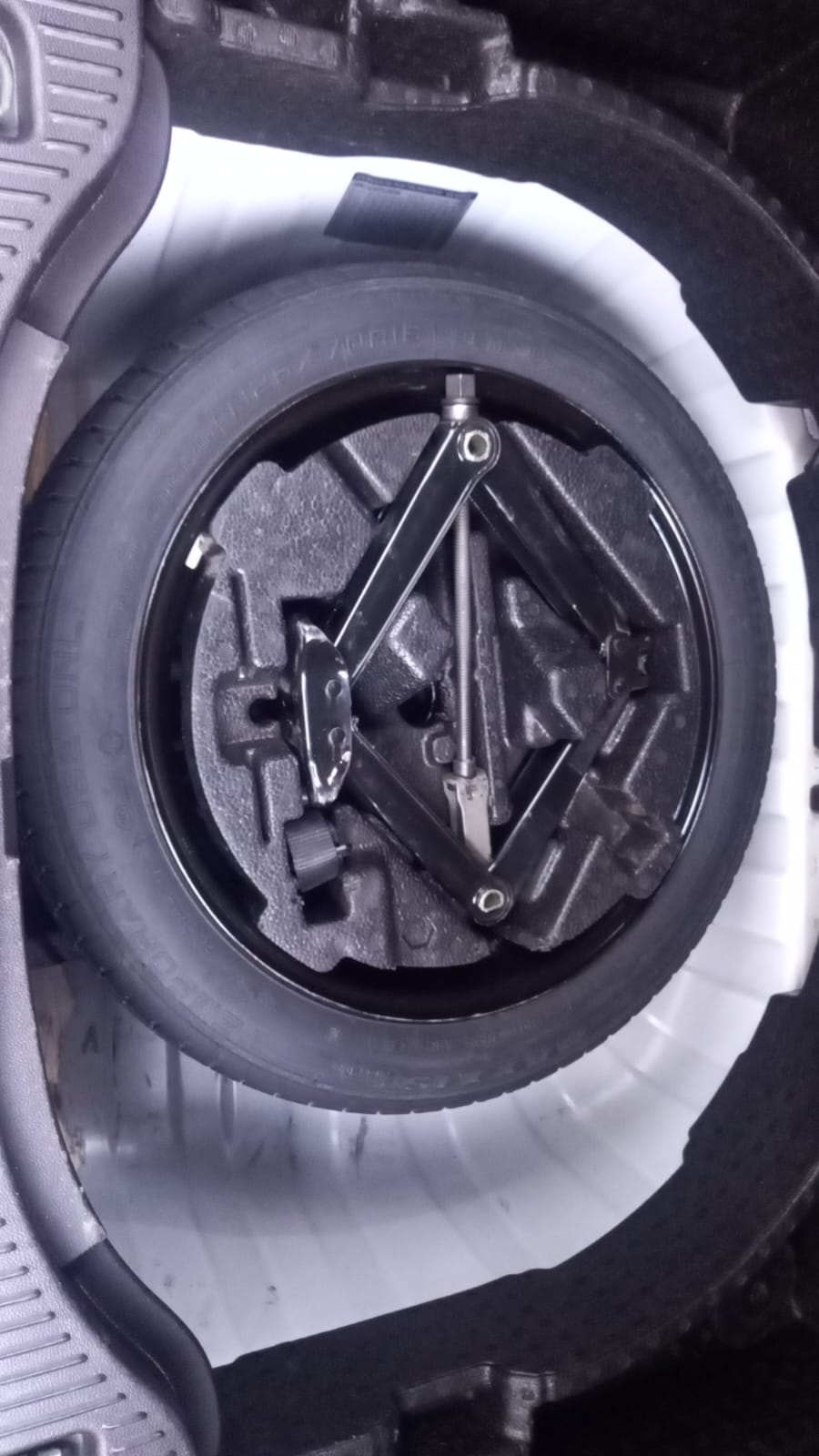 
								Tracker 1.8 LTZ 2015/2015 automático com teto Solar $58.900,00 total									
